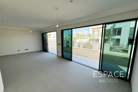 Villa in Tilal Al Ghaf, Dubai 4 bedrooms, 374 sq.m. № 61900 - photo 5