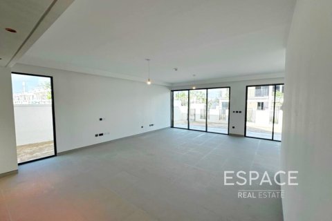 Villa in Tilal Al Ghaf, Dubai 4 bedrooms, 374 sq.m. № 61900 - photo 2