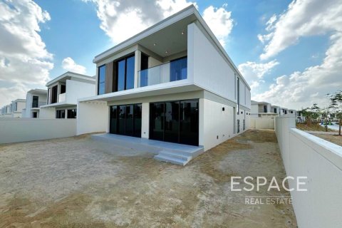 Villa in Tilal Al Ghaf, Dubai 4 bedrooms, 374 sq.m. № 61900 - photo 1