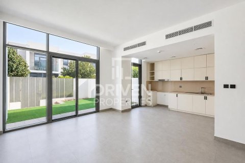 Villa en Ruba, Arabian Ranches 3, Dubai, 3 dormitorios, 145.02 m², № 129231 - foto 2