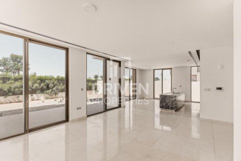 Villa in Dubai Hills Estate, Dubai 5 bedrooms, 731.43 sq.m. № 128904 - photo 5