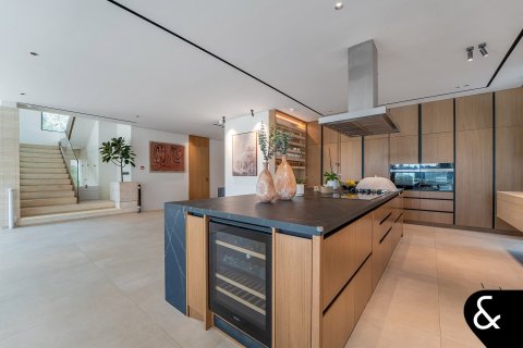 Снять в аренду виллу в Earth, Джумейра Гольф Эстейтс, Дубай: 5 спален, 620м², № 91543 - фото 9