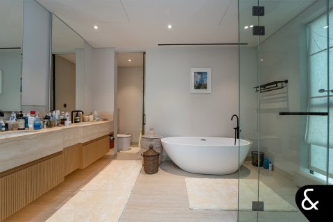 Снять в аренду виллу в Earth, Джумейра Гольф Эстейтс, Дубай: 5 спален, 620м², № 91543 - фото 13