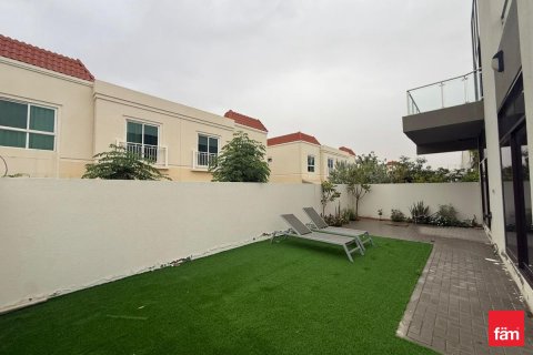 Снять в аренду таунхаус в Meydan, Дубай: 4 спальни, 287.7м², № 114354 - фото 13