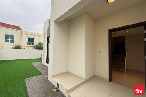 Снять в аренду таунхаус в Meydan, Дубай: 4 спальни, 287.7м², № 114354 - фото 10