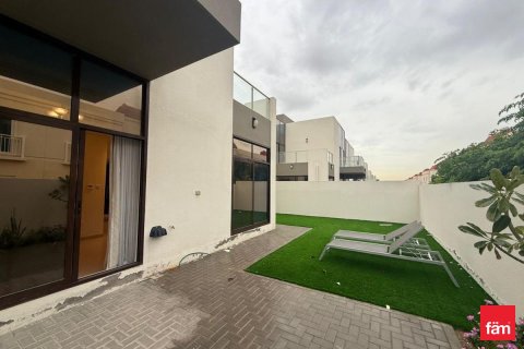 Снять в аренду таунхаус в Meydan, Дубай: 4 спальни, 287.7м², № 114354 - фото 12