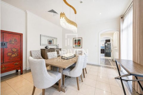 Villa en Sienna Lakes, Jumeirah Golf Estates, Dubai, 5 dormitorios, 817.83 m², № 138842 - foto 4