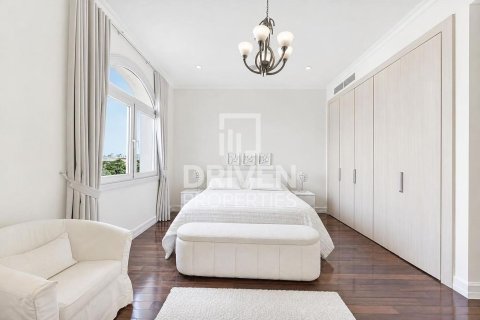 Villa en Sienna Lakes, Jumeirah Golf Estates, Dubai, 5 dormitorios, 817.83 m², № 138842 - foto 7