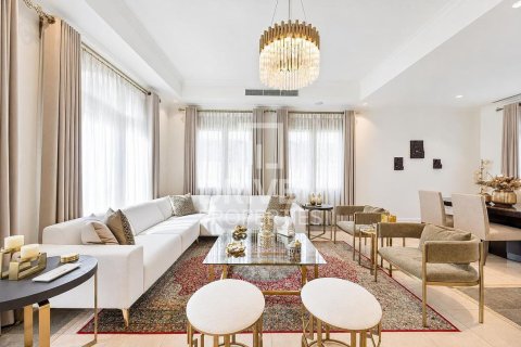 Villa en Sienna Lakes, Jumeirah Golf Estates, Dubai, 5 dormitorios, 817.83 m², № 138842 - foto 3