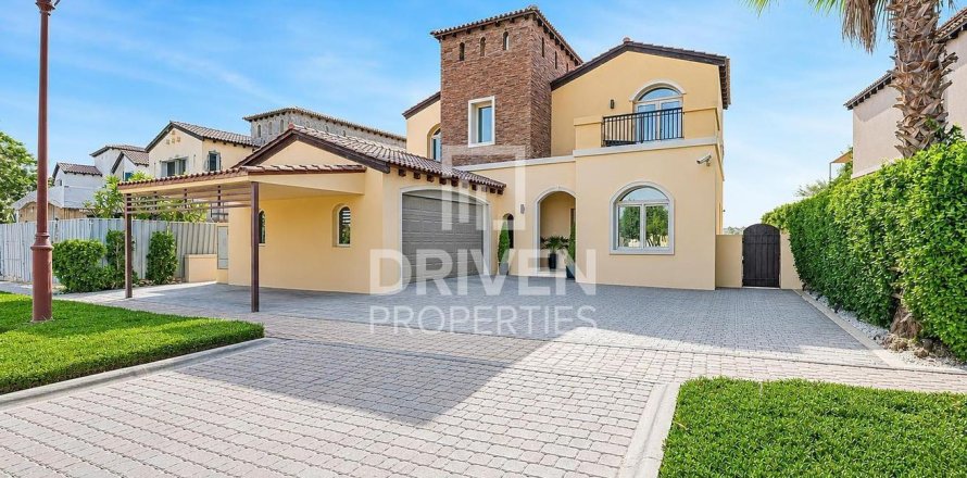 Villa en Sienna Lakes, Jumeirah Golf Estates, Dubai, 5 dormitorios, 817.83 m², № 138842
