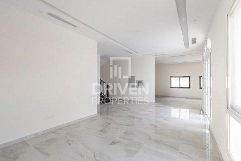Villa in Nadd Al Sheba, Dubai 5 bedrooms, 1360.01 sq.m. № 138844 - photo 3