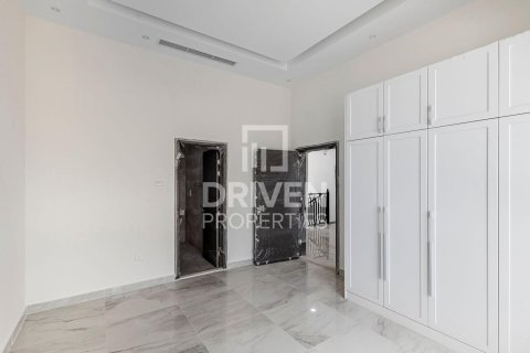 Villa in Nadd Al Sheba, Dubai 5 bedrooms, 1360.01 sq.m. № 138844 - photo 25