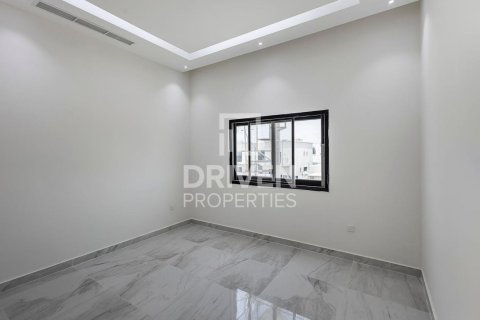 Villa in Nadd Al Sheba, Dubai 5 bedrooms, 1360.01 sq.m. № 138844 - photo 23
