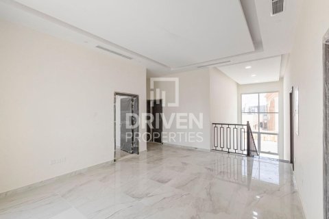Villa in Nadd Al Sheba, Dubai 5 bedrooms, 1360.01 sq.m. № 138844 - photo 4