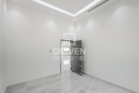 Villa in Nadd Al Sheba, Dubai 5 bedrooms, 1360.01 sq.m. № 138844 - photo 15