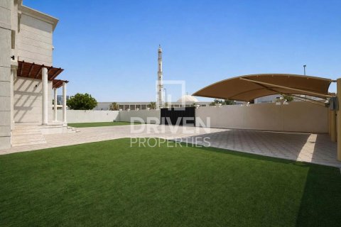 Villa in Nadd Al Sheba, Dubai 5 bedrooms, 1360.01 sq.m. № 138844 - photo 29