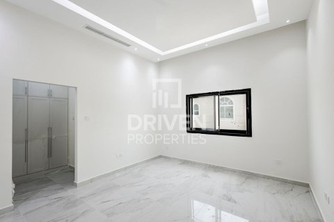 Villa in Nadd Al Sheba, Dubai 5 bedrooms, 1360.01 sq.m. № 138844 - photo 24
