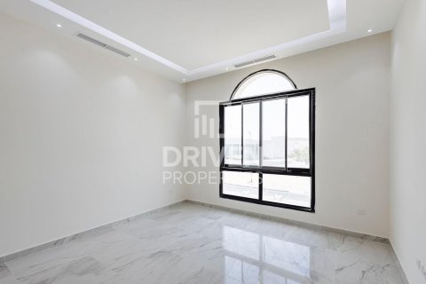 Villa in Nadd Al Sheba, Dubai 5 bedrooms, 1360.01 sq.m. № 138844 - photo 6