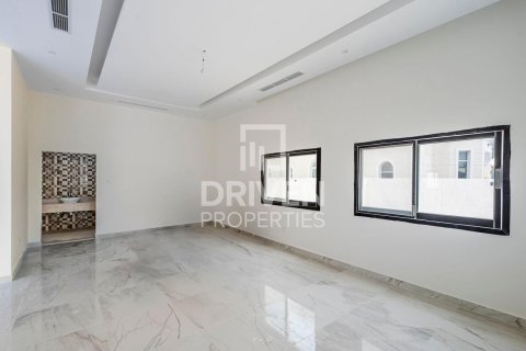 Villa in Nadd Al Sheba, Dubai 5 bedrooms, 1360.01 sq.m. № 138844 - photo 5