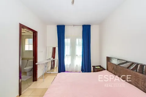 Villa in Arabian Ranches, Dubai 2 bedrooms, 165 sq.m. № 70102 - photo 11