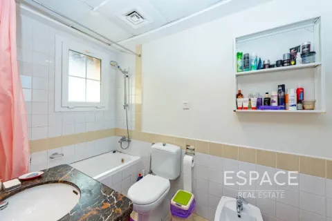 Villa in Arabian Ranches, Dubai 2 bedrooms, 165 sq.m. № 70102 - photo 9