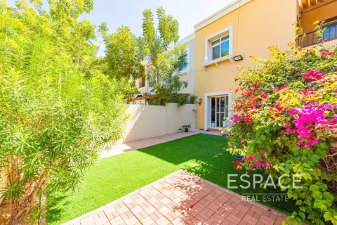 Villa in Arabian Ranches, Dubai 2 bedrooms, 165 sq.m. № 70102 - photo 2