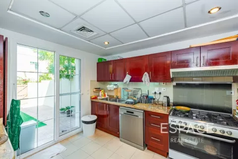 Villa in Arabian Ranches, Dubai 2 bedrooms, 165 sq.m. № 70102 - photo 6