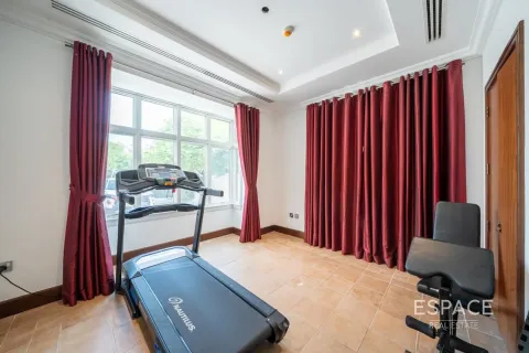 Villa in Jumeirah Golf Estates, Dubai 5 bedrooms, 530 sq.m. № 70096 - photo 13