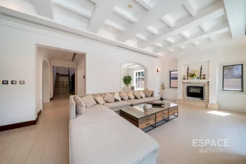 Villa in Jumeirah Golf Estates, Dubai 5 bedrooms, 530 sq.m. № 70096 - photo 6