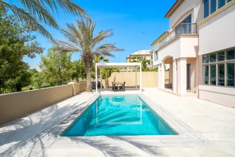 Villa in Jumeirah Golf Estates, Dubai 5 bedrooms, 530 sq.m. № 70096 - photo 16