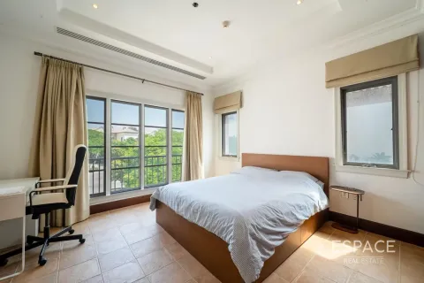 Villa in Jumeirah Golf Estates, Dubai 5 bedrooms, 530 sq.m. № 70096 - photo 10