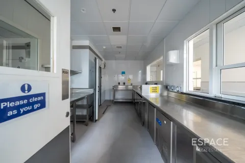 Shop in Business Bay, Dubai 733 sq.m. № 70098 - photo 6