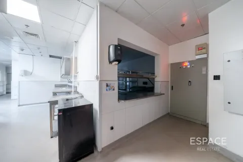 Shop in Business Bay, Dubai 733 sq.m. № 70098 - photo 8