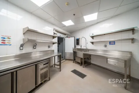 Shop in Business Bay, Dubai 733 sq.m. № 70098 - photo 18