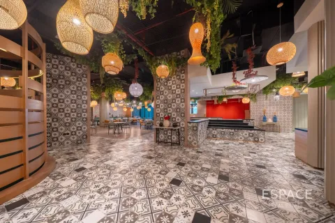 Shop in Business Bay, Dubai 733 sq.m. № 70098 - photo 9