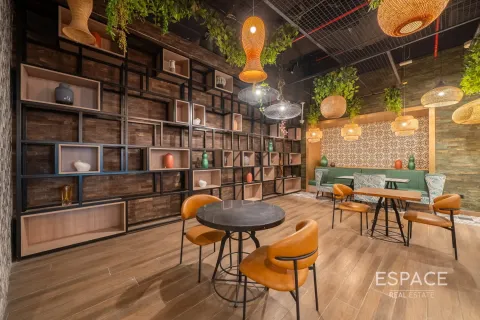 Shop in Business Bay, Dubai 733 sq.m. № 70098 - photo 12