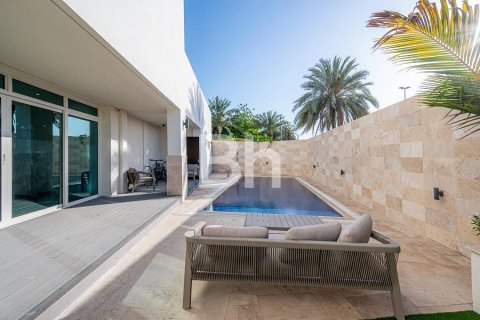 Villa in Al Sufouh, Dubai 5 bedrooms, 912 sq.m. № 21385 - photo 26