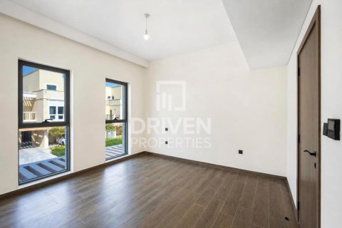 Townhouse in Damac Lagoons, Dubai 4 bedrooms, 144 sq.m. № 142702 - photo 5