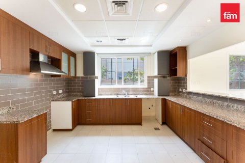 Villa à Dubai, 5 chambres, 656.9 m², № 139139 - photo 4