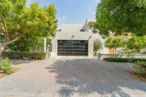 Villa in Dubai 5 bedrooms, 396 sq.m. № 137841 - photo 26
