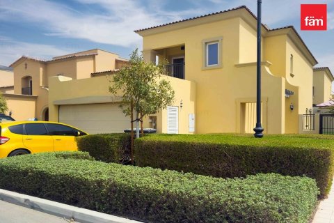 Villa in Dubai 3 bedrooms, 325 sq.m. № 137824 - photo 20