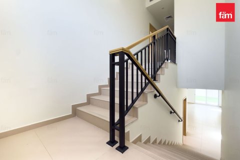 Villa in Dubai 3 bedrooms, 325 sq.m. № 137824 - photo 12