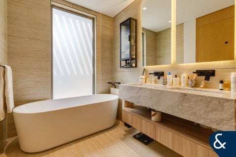 Villa in Jumeirah Village Circle, Dubai 4 bedrooms, 353 sq.m. № 74841 - photo 10
