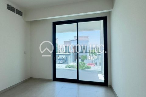 Снять в аренду виллу в Arabian Ranches 3, Дубай: 4 спальни, 505м², № 85329 - фото 16