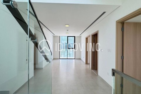 Снять в аренду виллу в Arabian Ranches 3, Дубай: 4 спальни, 505м², № 85329 - фото 7