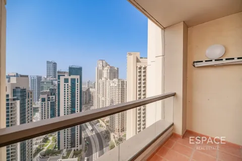 Снять в аренду квартиру в Джумейра Бич Резиденс, Дубай: 3 спальни, 178м², № 71377 - фото 1