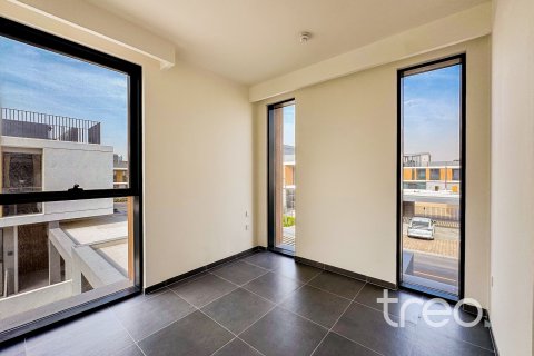 Villa en Arabian Ranches 3, Dubai, 5 dormitorios, 317.73 m², № 134568 - foto 4