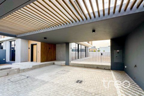 Villa en Arabian Ranches 3, Dubai, 5 dormitorios, 317.73 m², № 134568 - foto 2