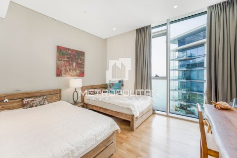 Apartment in Bluewaters Residences, Bluewaters, Dubai 3 bedrooms, 188 sq.m. № 5066 - photo 9