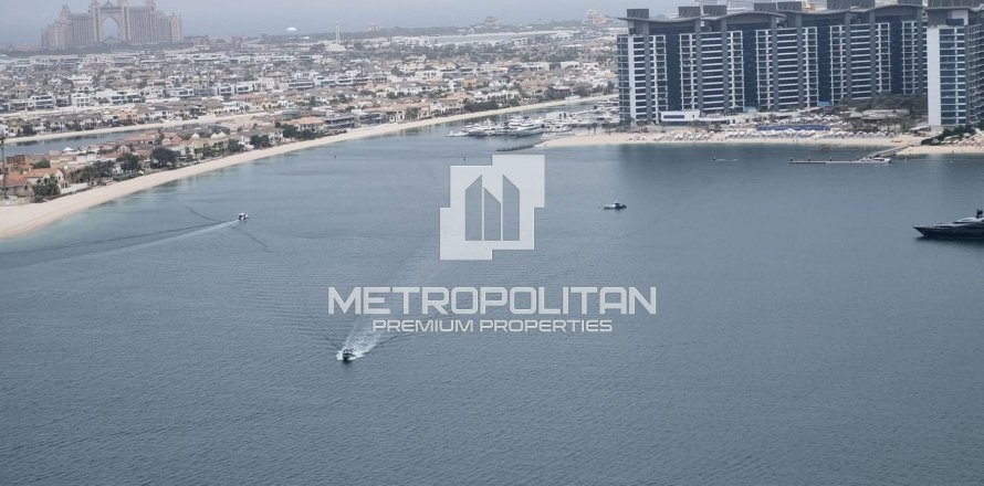 Apartment in EMAAR Beachfront, Dubai Harbour, Dubai 3 bedrooms, 181 sq.m. № 5064